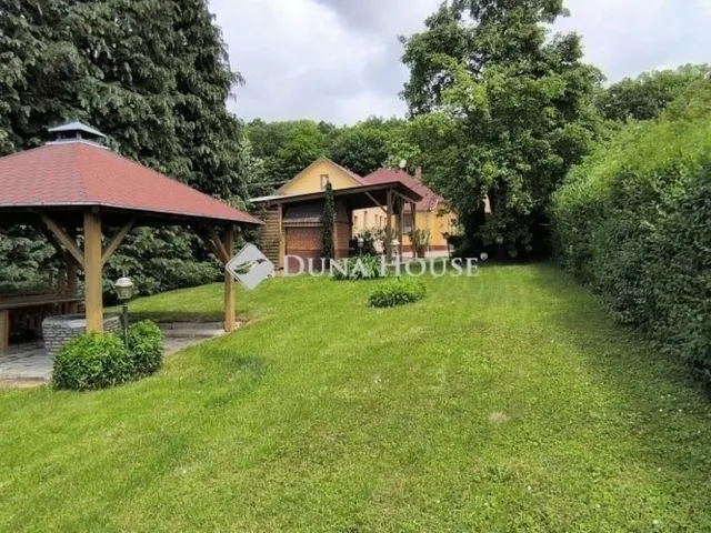 Eladó ház Eplény 160 nm