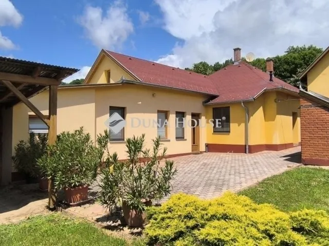 Eladó ház Eplény 160 nm