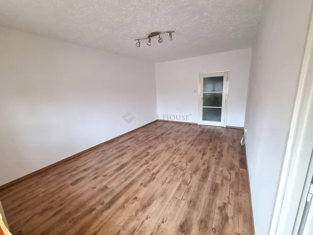 Eladó lakás Veszprém, Egyetemváros 54 nm