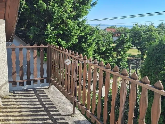 Eladó ház Balatonkenese 118 nm