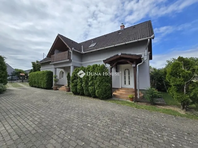 Eladó ház Bánd 160 nm