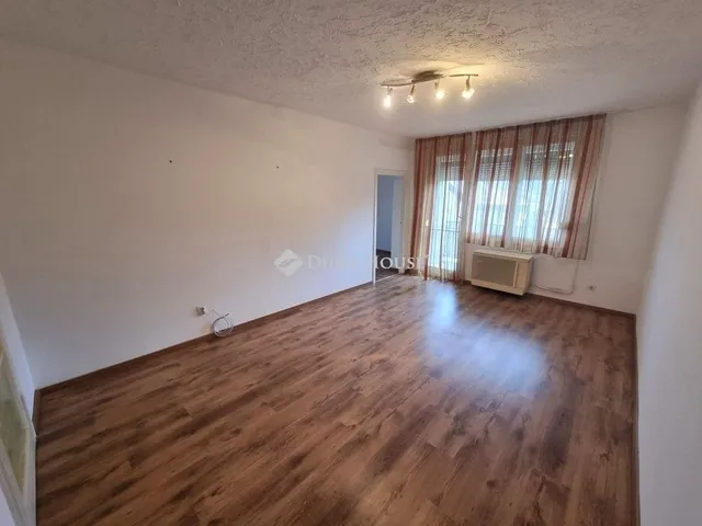 Eladó lakás Veszprém 54 nm