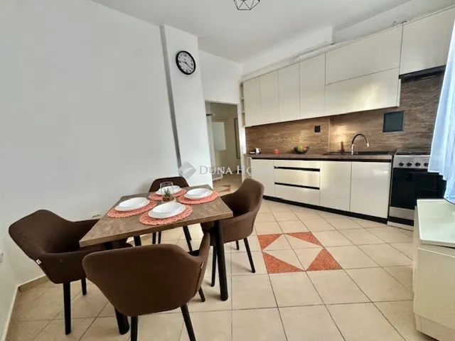 Eladó lakás Veszprém 73 nm