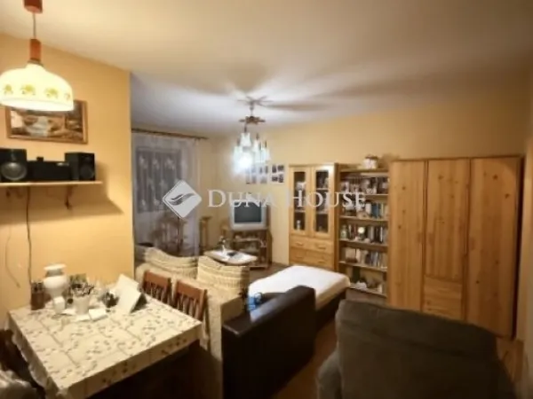 Eladó lakás Veszprém 68 nm