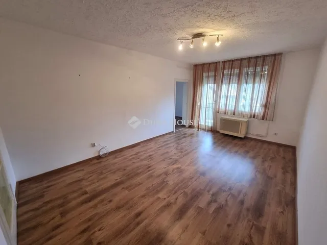 Eladó lakás Veszprém 54 nm