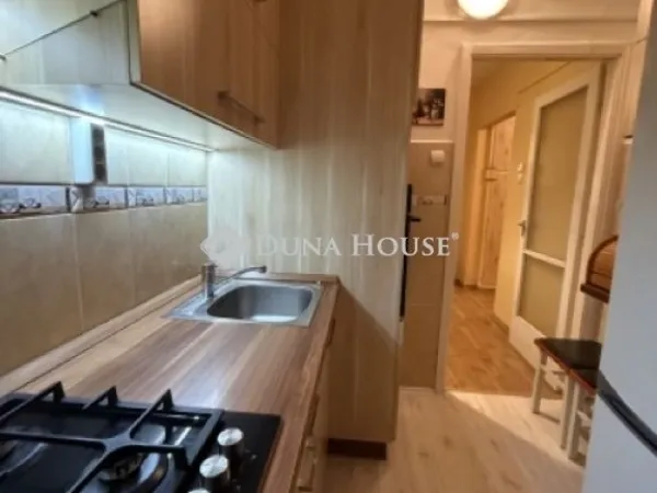 Eladó lakás Veszprém, Cholnokyváros 68 nm