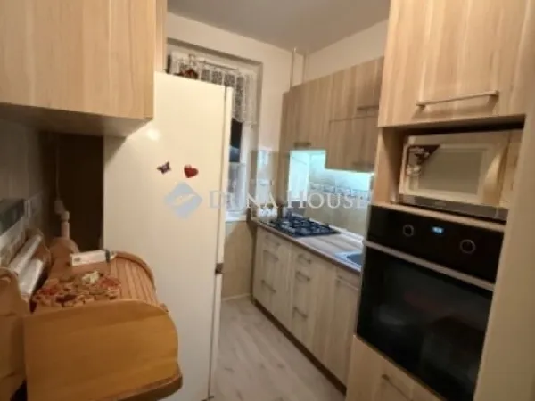 Eladó lakás Veszprém, Cholnokyváros 68 nm