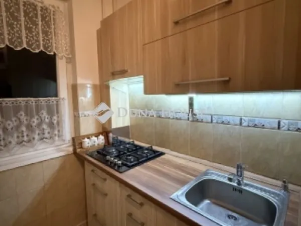 Eladó lakás Veszprém, Cholnokyváros 68 nm