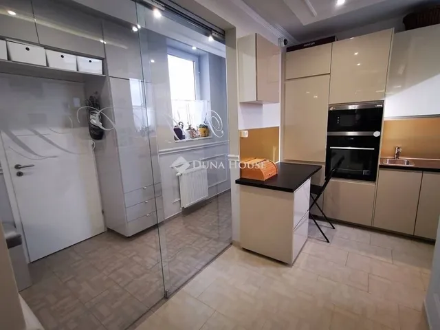 Eladó lakás Veszprém 131 nm