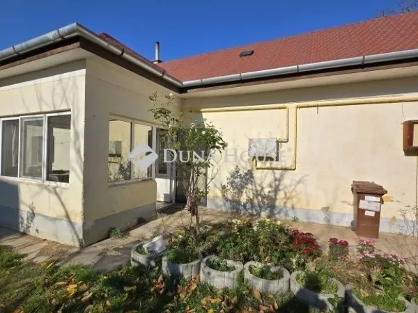 Eladó ház Várpalota 107 nm