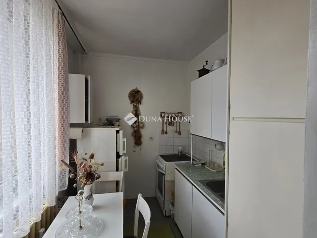 Eladó lakás Várpalota 69 nm