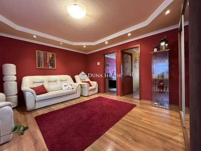 Eladó ház Pétfürdő 194 nm