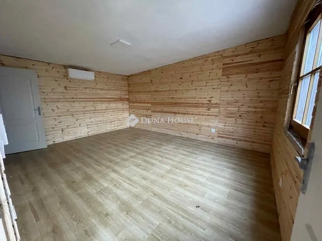 Eladó telek Pétfürdő 3215 nm