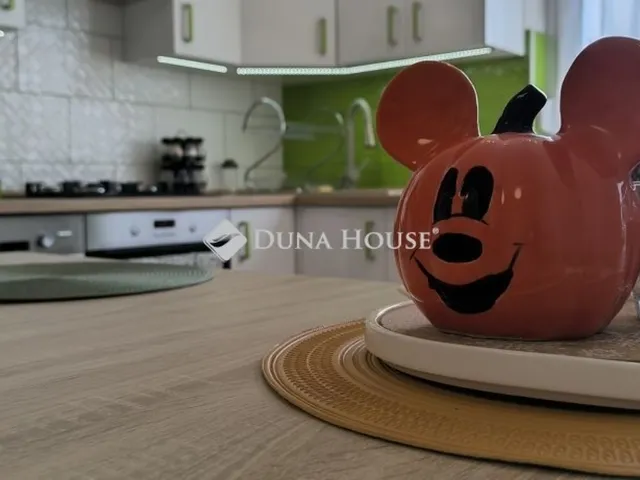 Eladó ház Öskü 140 nm