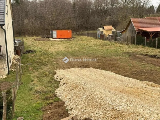 Eladó telek Farkasgyepű 1375 nm