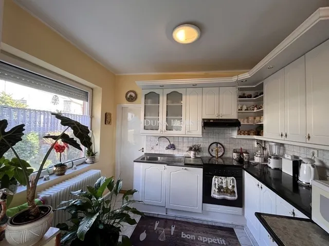 Eladó ház Várpalota 180 nm