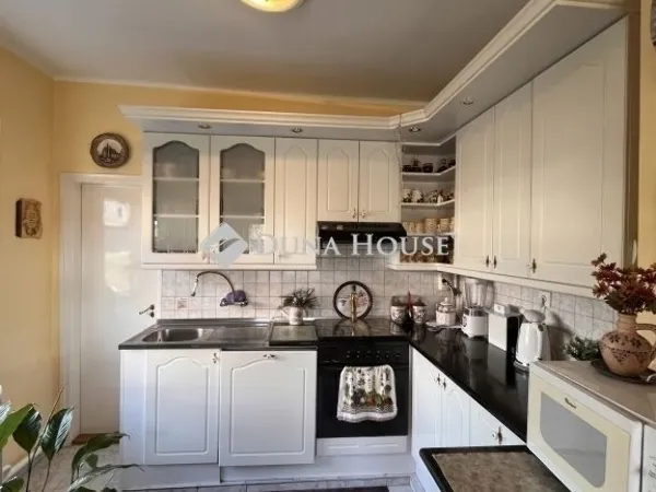 Eladó ház Várpalota 180 nm