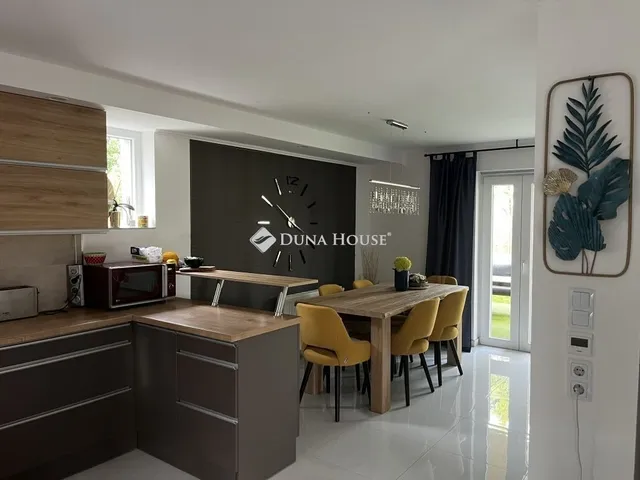 Eladó ház Balatonalmádi 232 nm