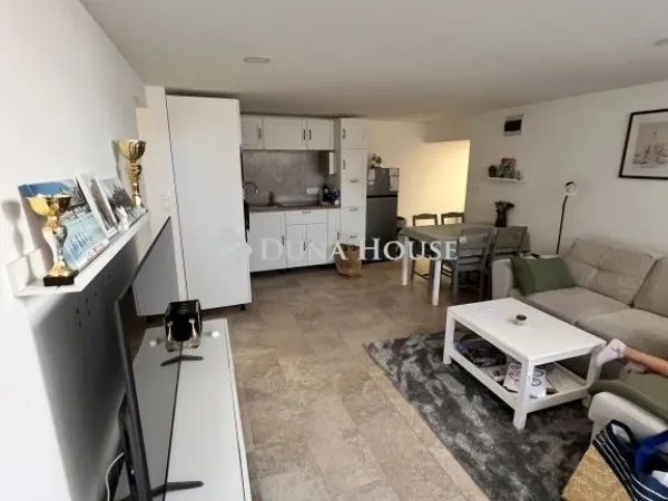 Eladó lakás Veszprém 68 nm