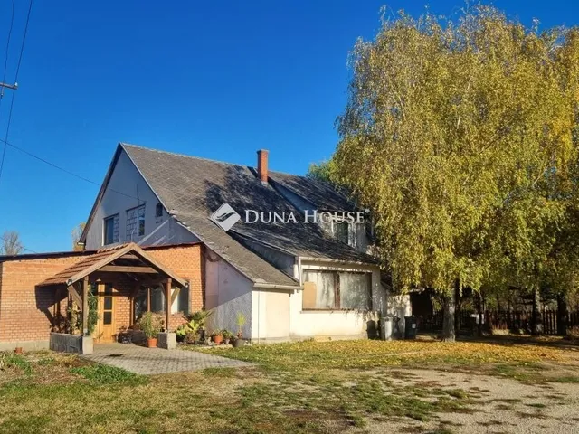 Eladó ház Papkeszi 403 nm