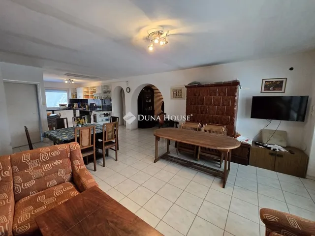 Eladó ház Alsóörs 260 nm