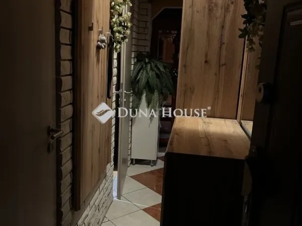 Eladó lakás Hajmáskér 42 nm