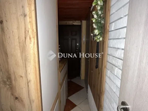 Eladó lakás Hajmáskér 42 nm