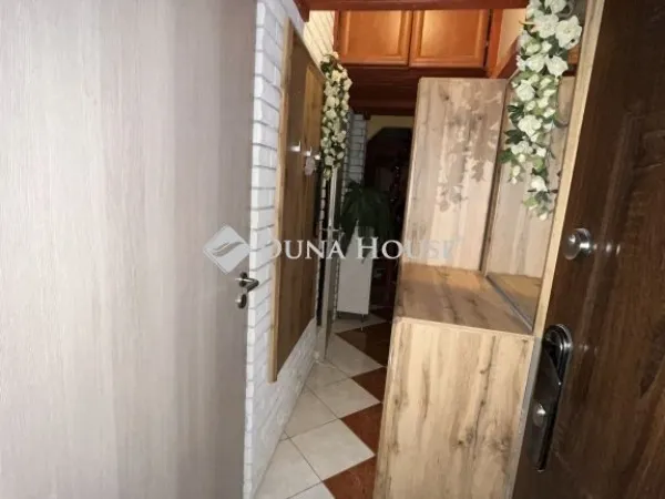 Eladó lakás Hajmáskér 42 nm