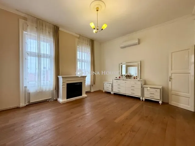 Eladó lakás Pápa 112 nm