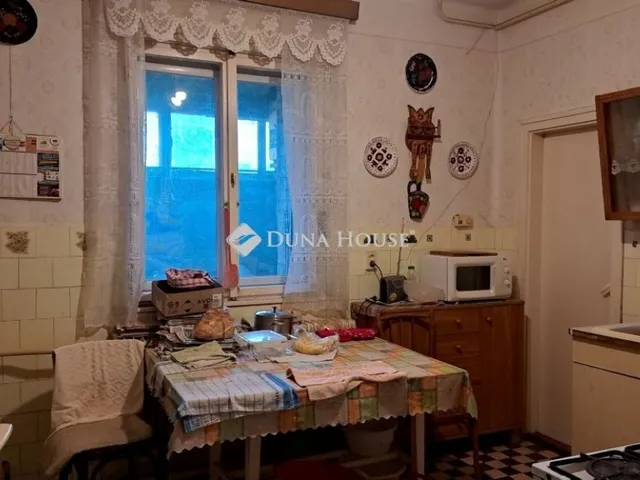 Eladó ház Öskü 130 nm