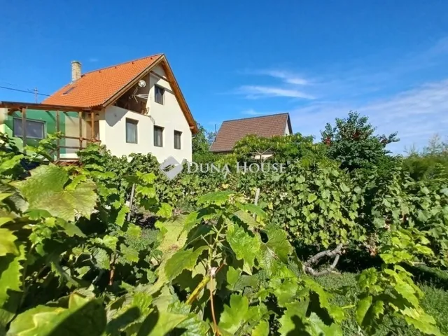 Eladó üdülő és hétvégi ház Csopak 106 nm