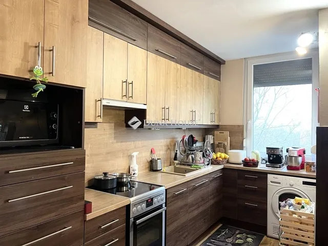 Eladó lakás Veszprém, Újtelep 69 nm