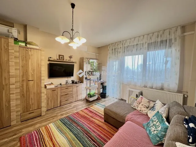 Eladó lakás Veszprém, Újtelep 69 nm