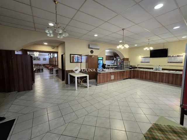 Eladó kereskedelmi és ipari ingatlan Veszprém, Belváros 252 nm