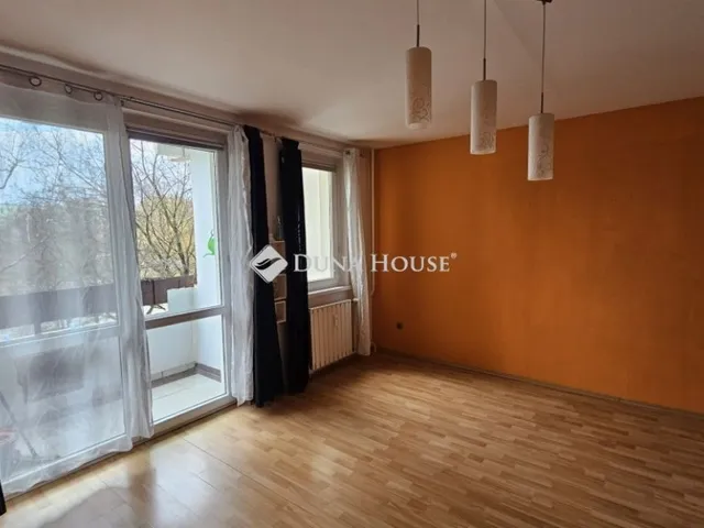 Eladó lakás Veszprém, Jutasi úti lakótelep 52 nm