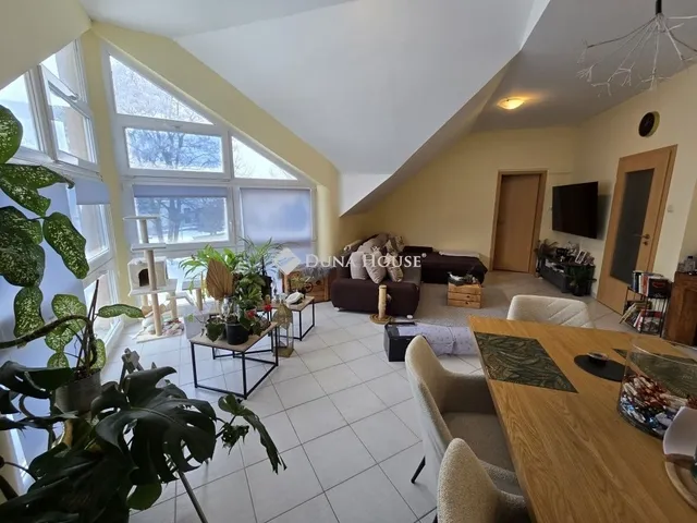 Eladó lakás Veszprém 72 nm