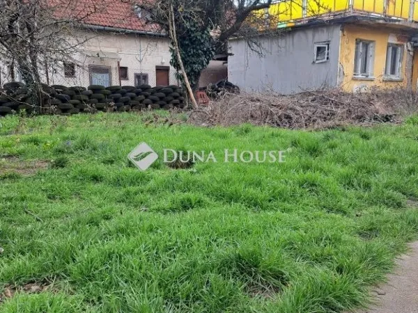 Eladó telek Veszprém 558 nm