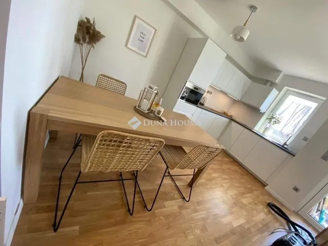 Eladó lakás Balatonfűzfő 54 nm