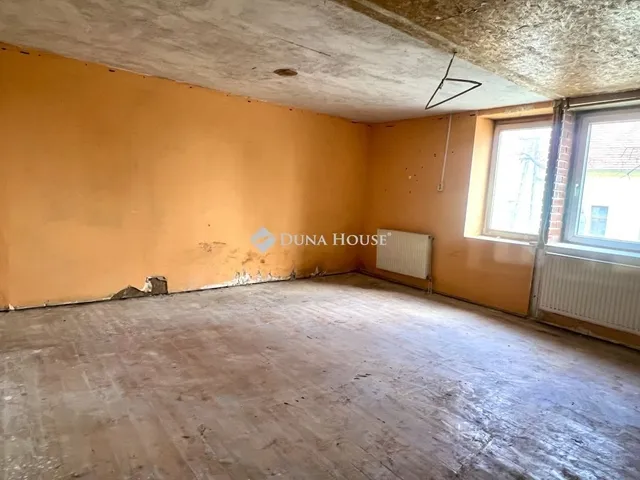 Eladó ház Szentgál 155 nm