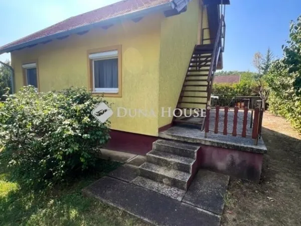 Eladó üdülő és hétvégi ház Balatonkenese 70 nm