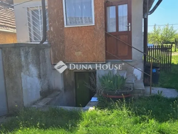 Eladó mezőgazdasági ingatlan Öskü 25 nm