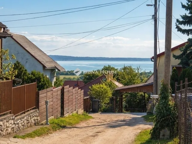 Eladó telek Balatonalmádi 530 nm