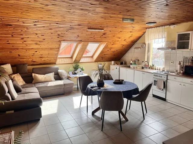 Eladó ház Balatonfűzfő 200 nm