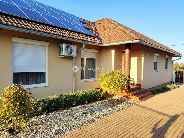 Eladó ház Sóly 220 nm