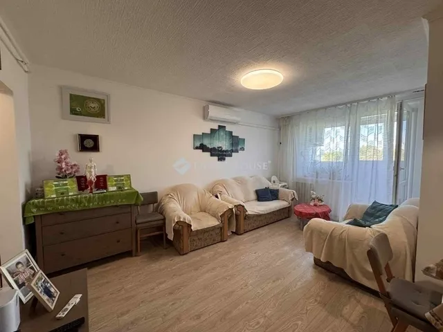 Eladó lakás Veszprém, Cholnokyváros 68 nm