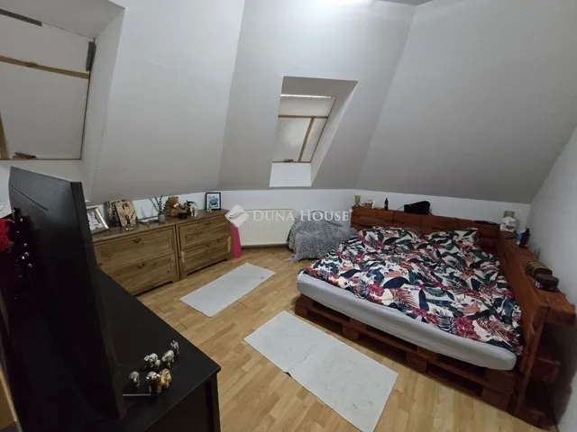 Eladó lakás Veszprém 72 nm