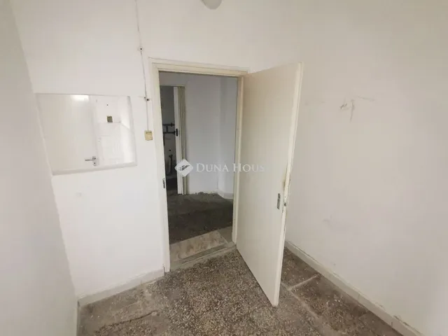 Eladó lakás Balatonfűzfő 260 nm