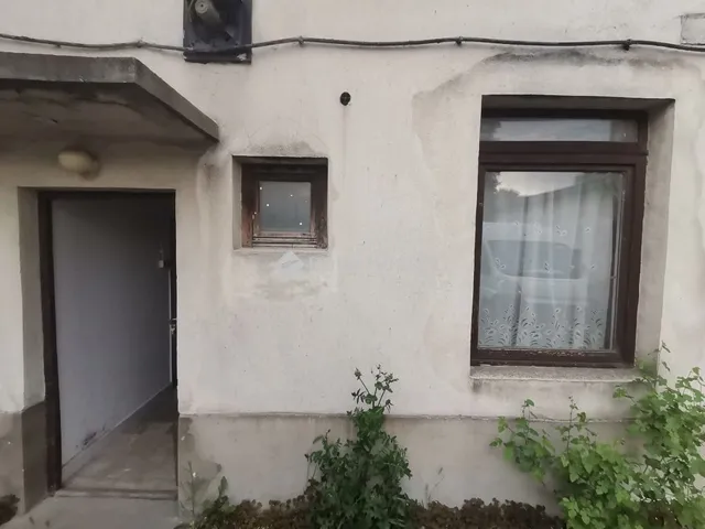 Eladó lakás Balatonfűzfő 260 nm
