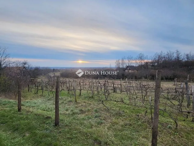 Eladó nyaraló Balatonfőkajár 30 nm