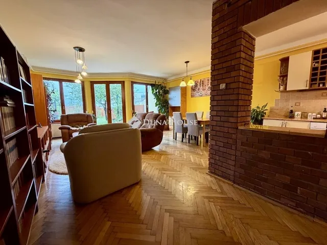 Eladó lakás Veszprém 164 nm